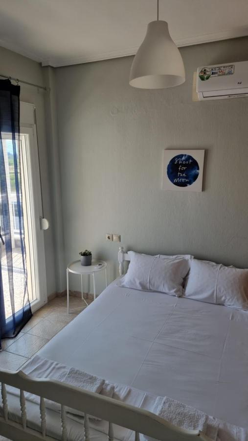 Seaside Luxury Suites By Sarigianni Paralía Екстериор снимка