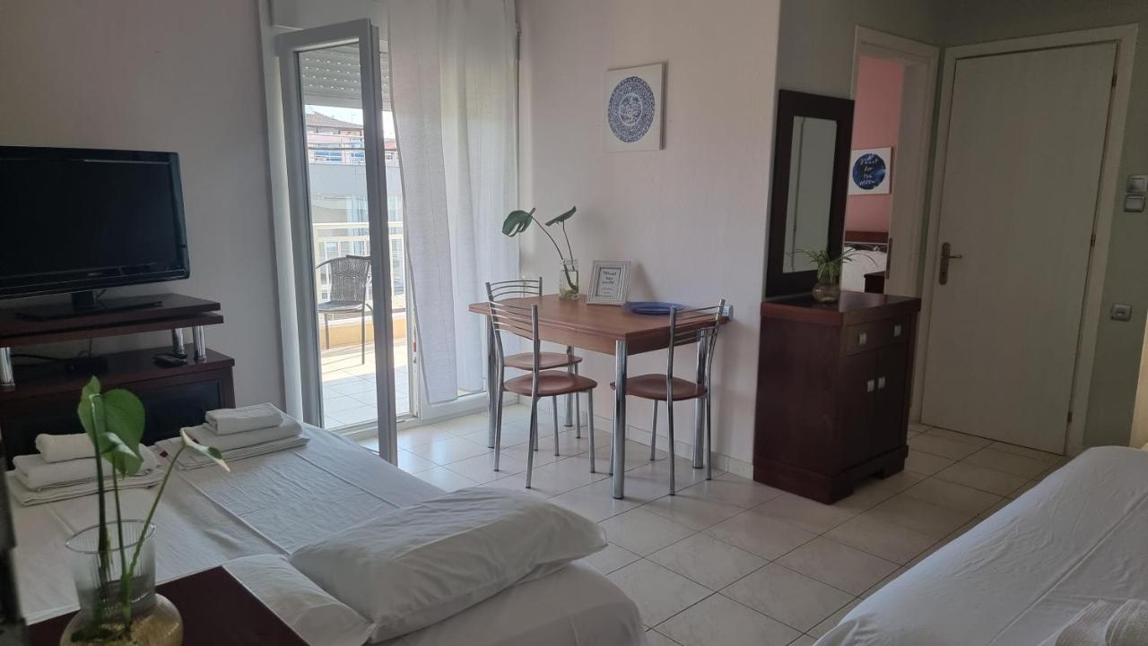 Seaside Luxury Suites By Sarigianni Paralía Екстериор снимка
